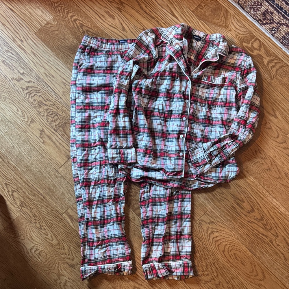 Gap Plaid Christmas Pajamas Set - small top / Xsmall bottoms